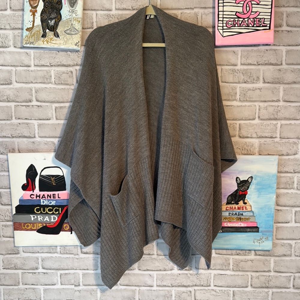 Croft & Barrow Gray Knit Cardigan Wrap with pockets